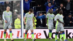 تعادل مانشستر سيتي وإيفرتون يقرّب أرسنال من لقب الدوري الإنكليزي