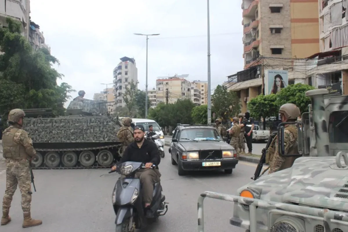 ما جديد توقيف مطلقي النار في الضاحية الجنوبية لبيروت؟
                         , عمليات دهم للجيش اللبناني في الضاحية الجنوبية لبيروت… توقيف شخص وضبط أسلحة (صور)
