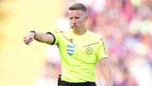 من هو أليخاندرو هيرنانديز هيرنانديز حكم مباراة الكلاسيكو بين برشلونة وريال مدريد؟
