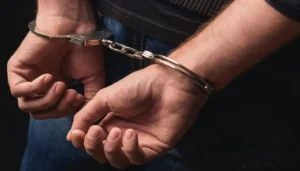 “الضابط العراقي الوهمي” تدخّل لتحرير وديعة في أحد المصارف اللبنانية!
                         , “أبو عمر” جديد يظهر في لبنان… من هو “العقيد العراقي الوهمي”؟