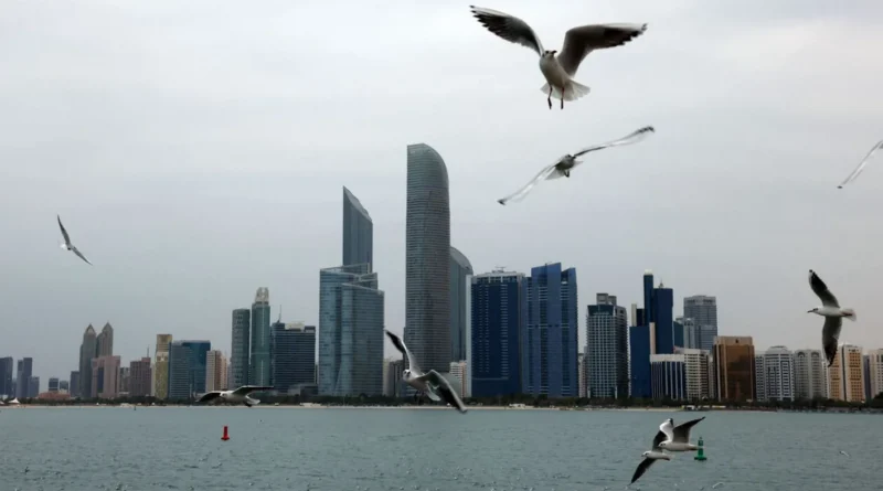 الإمارات تستعرض جاهزية الوزارات لبناء نماذج وأنظمة الذكاء الاصطناعي