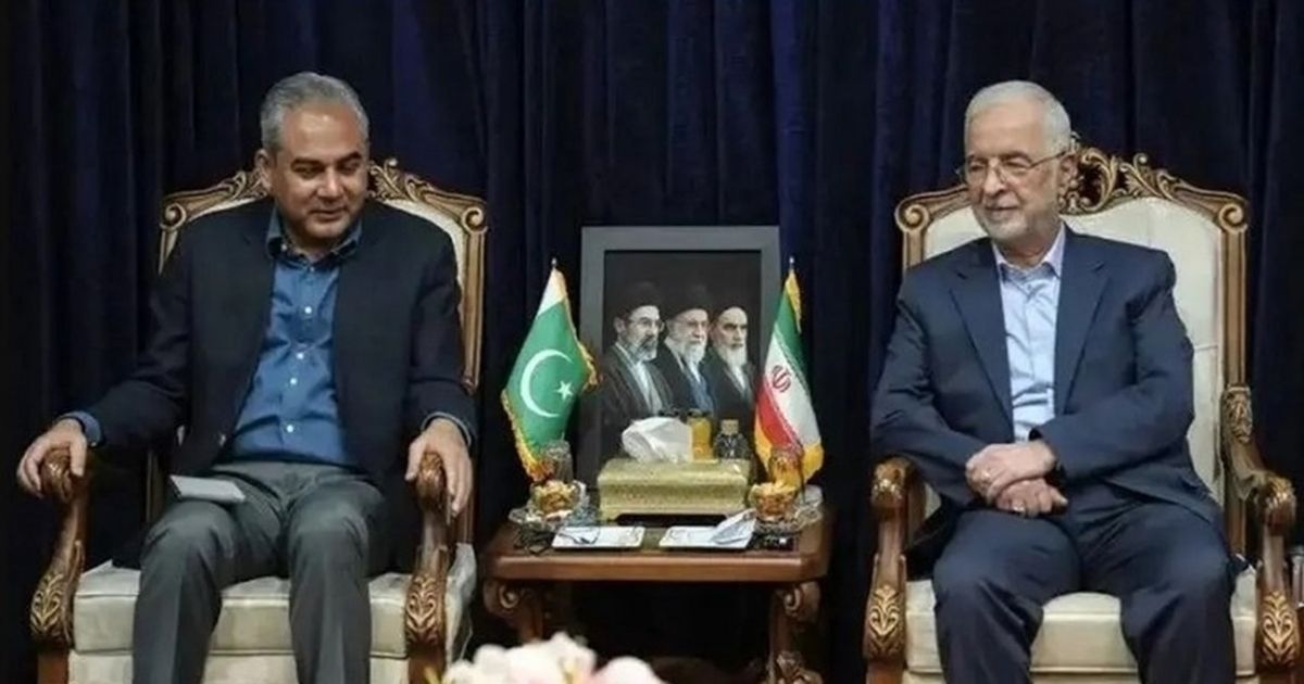 إيران تنهي تبعيتها لترانزيت الإمارات وتتسلم بضائعها عبر موانئ باكستان