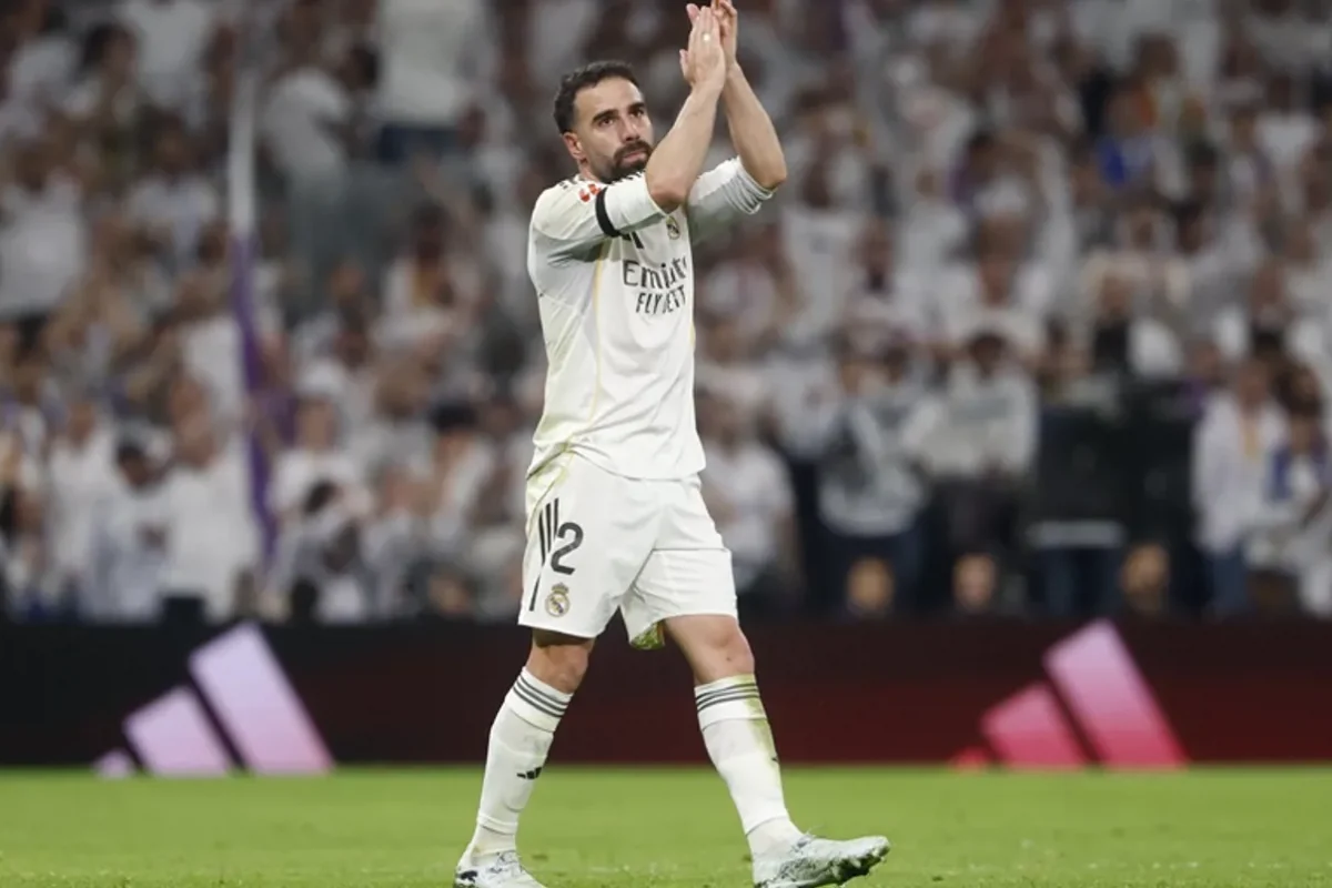كارفاخال يغادر ريال مدريد بعد رحلة تاريخية حافلة بالألقاب