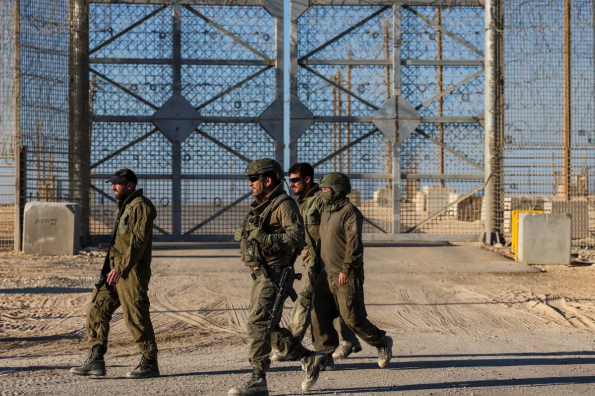 هآرتس عن ضباط إسرائيليّين: قيود ترامب على استهداف بيروت والبقاع تدفعنا لتفريغ غضبنا بقصف القرى
                         , 
                   “الكنيست” يوافق تمهيدياً على حلّ نفسه… وتبكير الانتخابات بإجماع 110 أعضاء