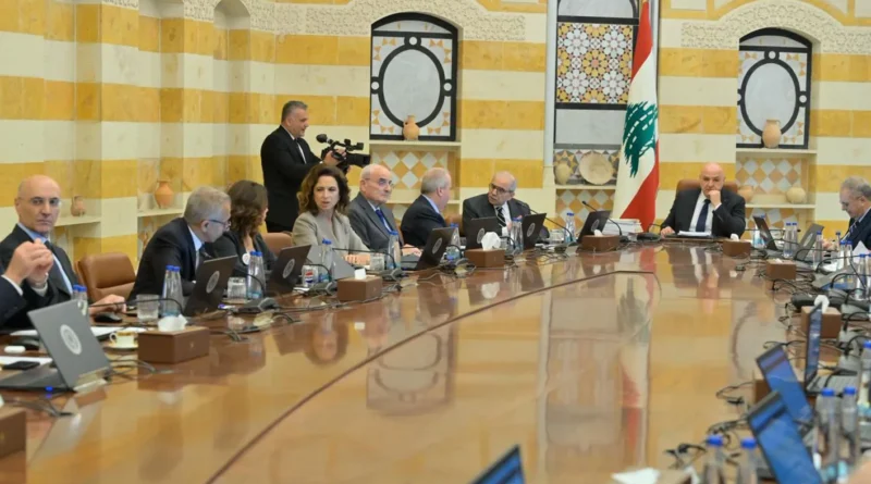 ما يحاول “حزب الله” التستّر عليه في تهديده للحكومة
                         , تململ دوائر شيعية من رعونة نعيم قاسم , 
                   جنوب لبنان في الصّفقة الأميركية – الإيرانية… وقف النّار وتثبيت إسرائيل للمنطقة العازلة؟