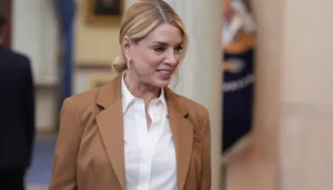 ترامب يُعين بام بوندي في لجنة الذكاء الاصطناعي