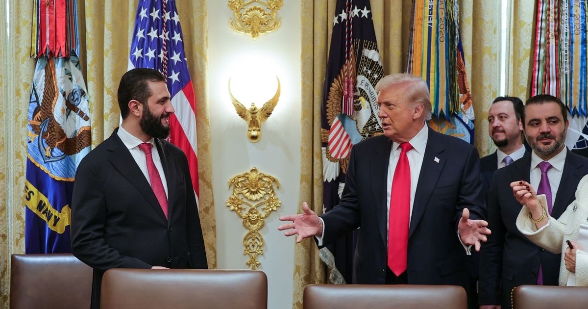 الشرع يبحث مع ترامب دعم الاقتصاد السوري وإمكانية رفع العقوبات المتبقية