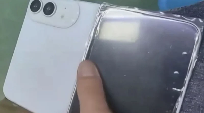هاتف “أبل” القابل للطي يظهر في صورة مسربة.. وعودة ميزة الـ Touch ID إلى الواجهة