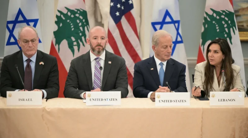 مفاوضات “صعبة جدّاً” بين لبنان وإسرائيل… جوزف عون: تنفيذ وقف النار قد يبدأ خلال 24 ساعة من الموافقة النهائية
                         , كاتس يُعلن “ترتيبات ما بعد وقف النار”: حرية ضرب في بيروت ومنطقة عازلة جنوباً , 
                   تلاق لبناني-إسرا