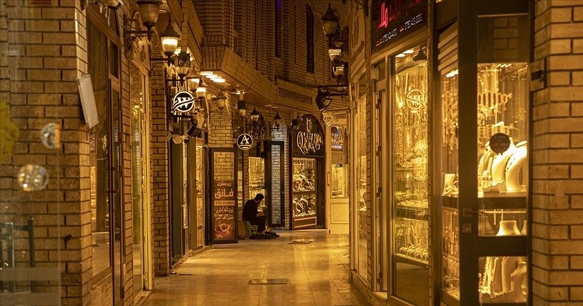 الذهب يهبط إلى أدنى مستوى له منذ أكثر من ستة شهور