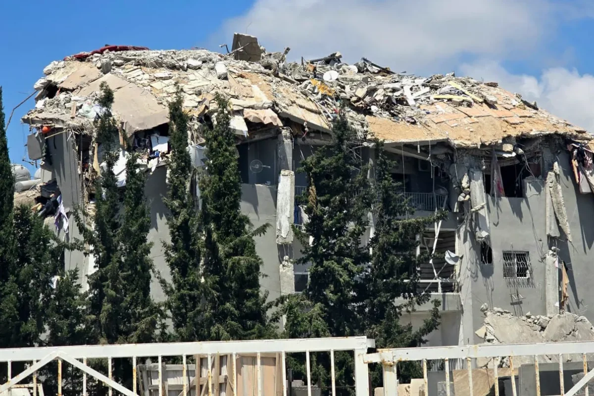 ماذا بعد رفض إسرائيل معادلة حاولت فرضها إيران في لبنان؟
                         , لا ربط بين الملفَين الإيراني واللبناني في حسابات واشنطن , 
                   “الثنائي الشيعي” ينتظر شمول “الاتفاق” لجنوب لبنان… والدوحة ناشطة على خط واشنطن