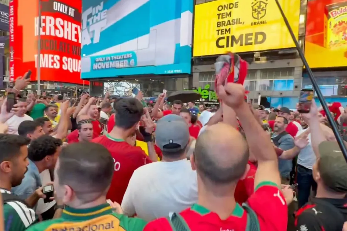 جمهور المغرب يشعل ساحة “تايمز سكوير” قبل مواجهة البرازيل في كأس العالم 2026 (فيديو)