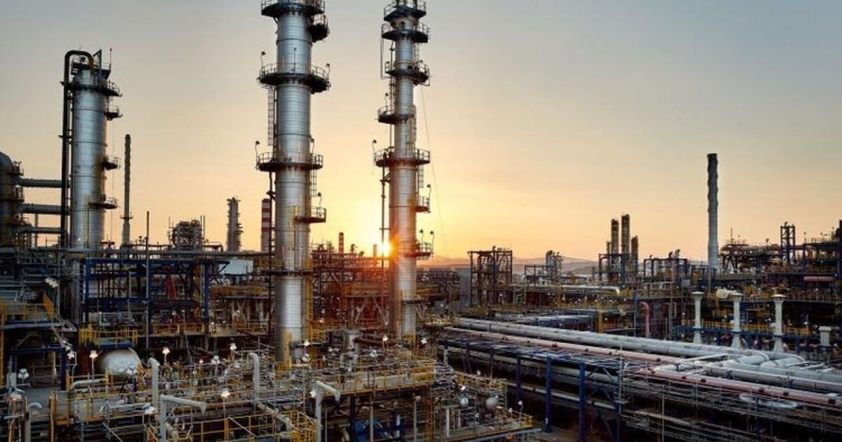 اندلاع حريق في مصفاة النفط “باكو”.. “المنشأة الوحيدة في أذربيجان”
