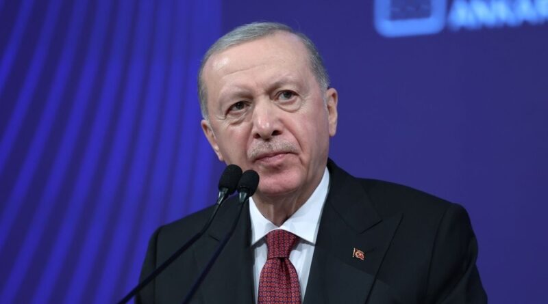 أردوغان يفتتح خط مترو “هالكالي-مطار إسطنبول”..  أطول خطوط العالم