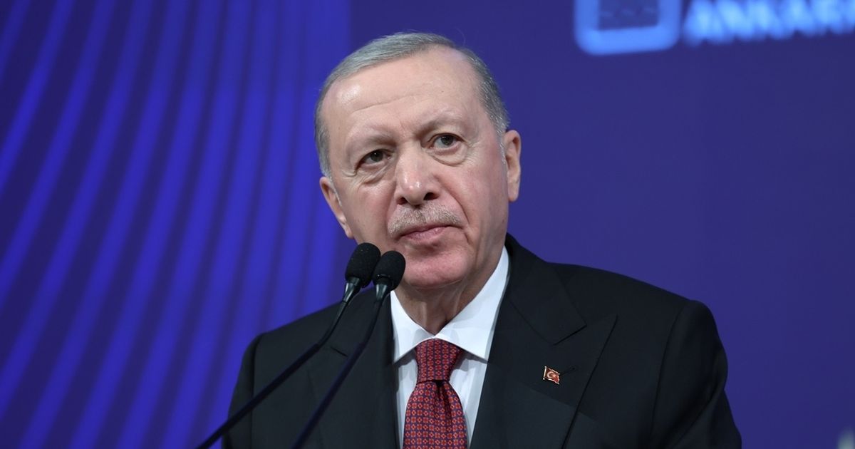أردوغان يفتتح خط مترو “هالكالي-مطار إسطنبول”..  أطول خطوط العالم