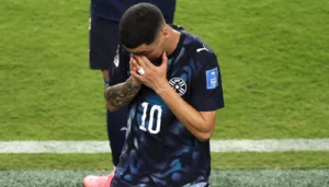 قانون “فيفا” الجديد في كأس العالم 2026 يتسبب في طرد لاعب باراغواي ميغل ألميرون (فيديو)