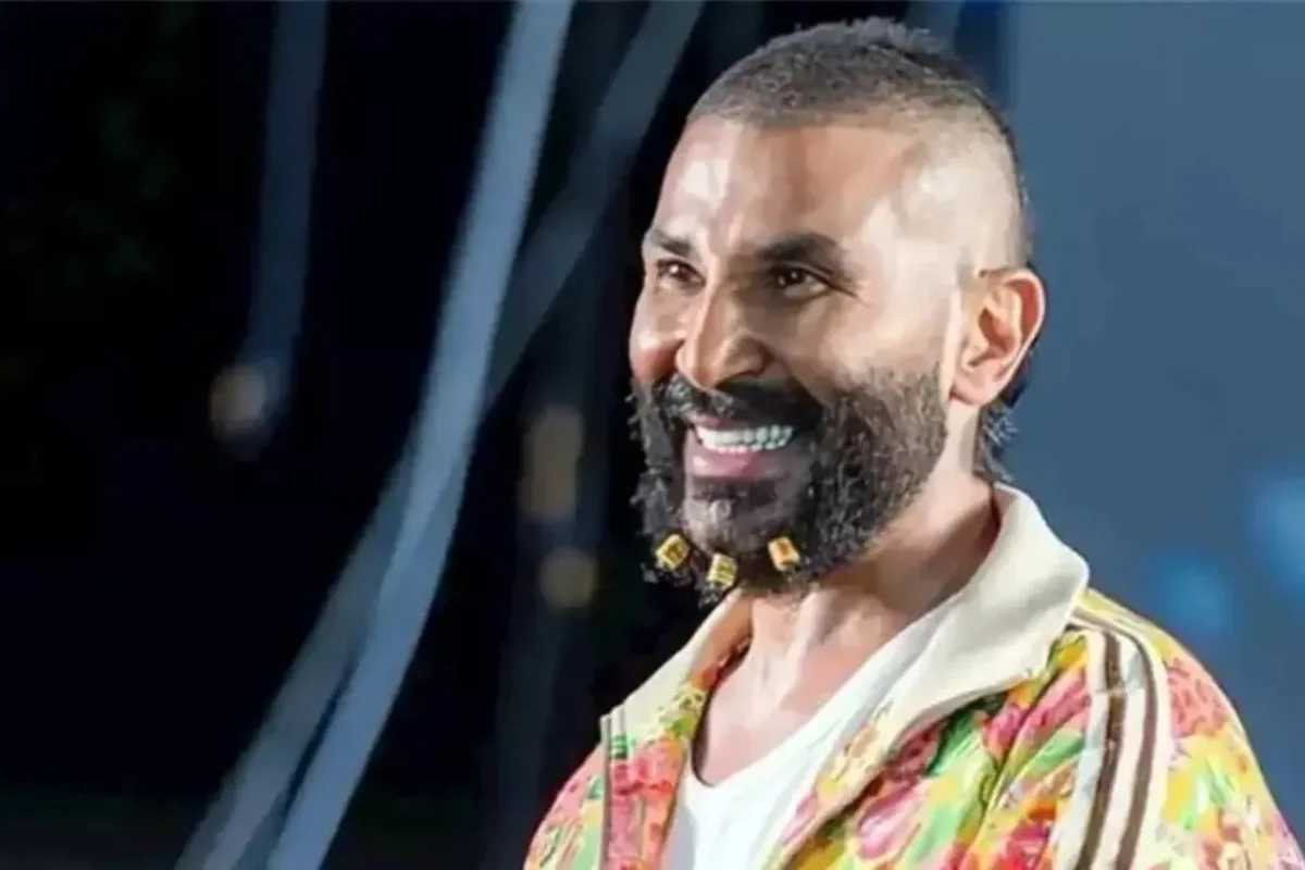 أحمد سعد يتخلى عن إطلالته المثيرة للجدل… اعتذار متكرر!