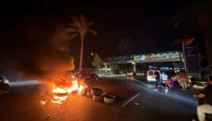 نائب في “حزب الله”: الاتفاق الإطاري بين لبنان وإسرائيل “حبر على ورق”… وقطع طرق في بيروت والضاحية (فيديو)
                         , لبنان وإسرائيل يُوقّعان “اتفاقاً إطاريّاً” برعاية أميركية وبحضور روبيو في واشنطن… وعون يشكر ترامب