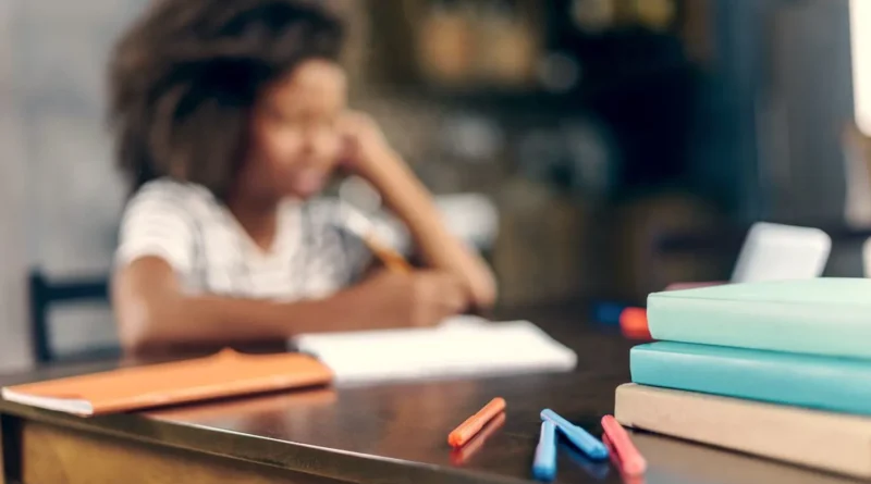 ما هو التعليم المنزلي (Homeschooling)؟ ولماذا يتوسّع عالمياً؟