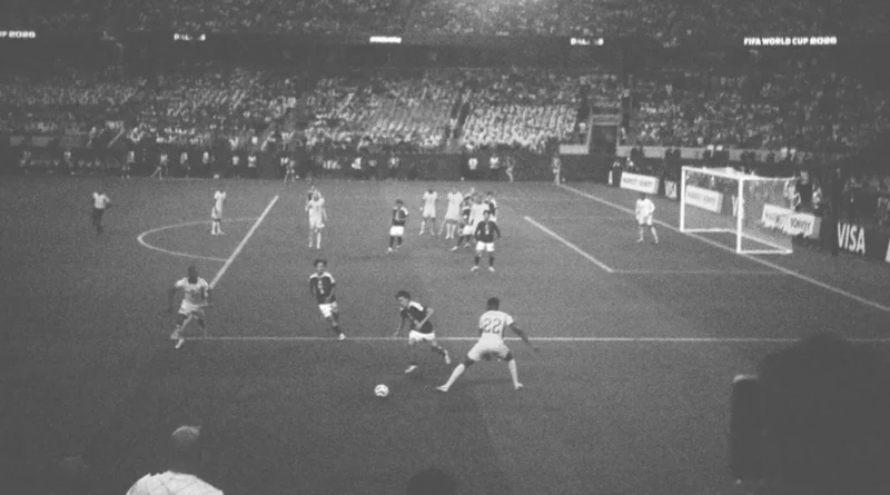 من هو المصوّر الذي أصبح ظاهرة في كأس العالم 2026 بسبب كاميرا قديمة؟