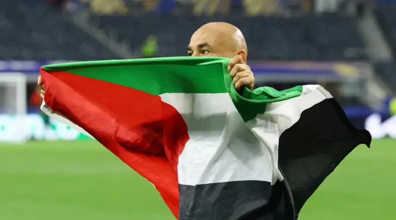 “فيفا” يحسم الجدل… هل يُعاقب حسام حسن بعد رفعه العلم الفلسطيني؟