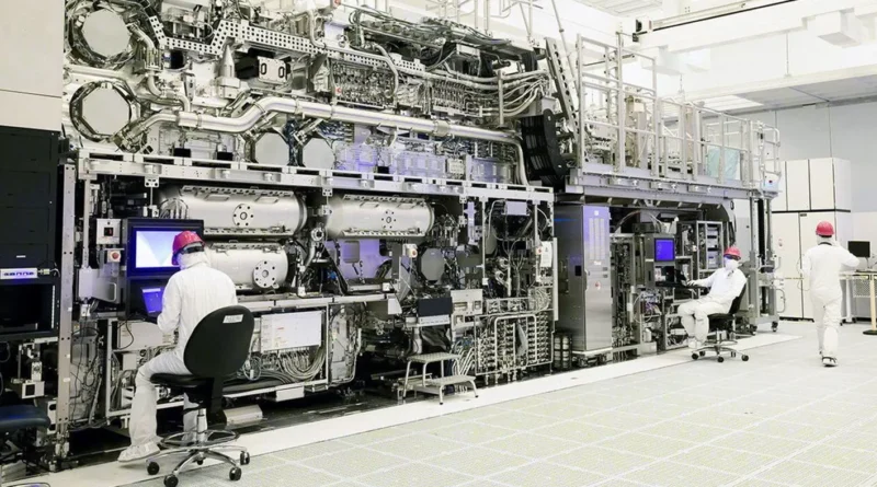 هل حصلت الصين على آلة ASML السرية لتصنيع الرقائق المتقدمة؟
