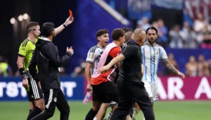 ردود فعل حكّام على “فضيحة” مباراة مصر والأرجنتين في كأس العالم