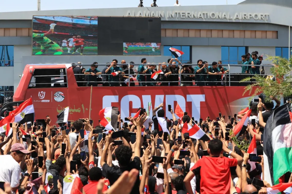 مصر تستقبل “الفراعنة” بالأهازيج بعد إنجازهم التاريخي في كأس العالم (فيديو)