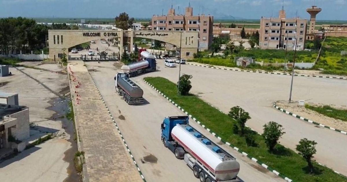 هل يخسر العراق ممراً آخر بعد هرمز عقب تعرض سائقي صهاريج نفطه المتجهة إلى سوريا لهجمات؟