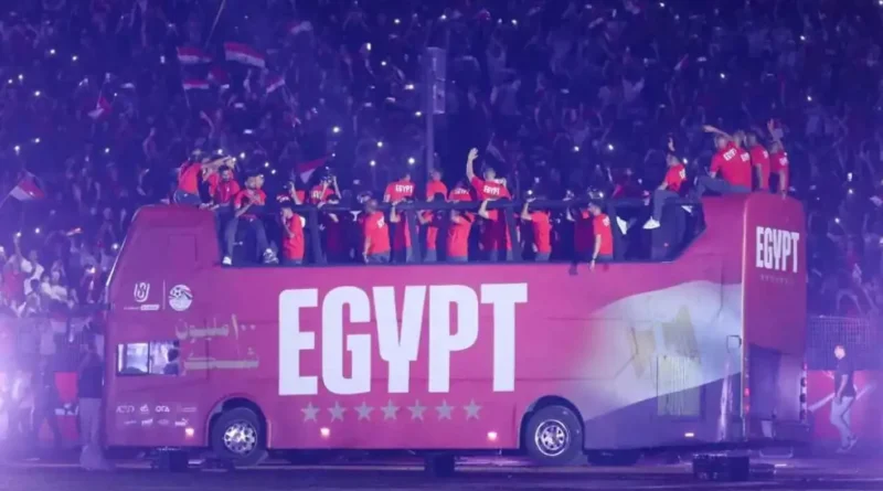 احتفال جماهيري بإنجاز مصر… محمد صلاح وعمر مرموش أبرز الغائبين (فيديو)
