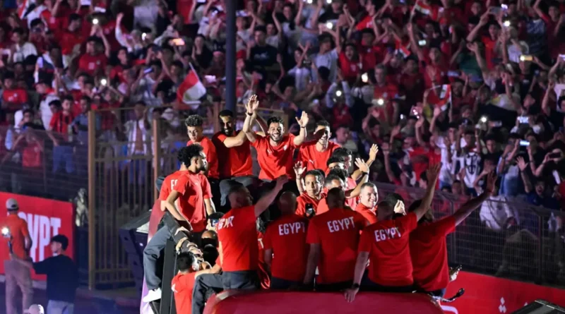 فنانون ينتقدون السلوك الإعلامي مع منتخب مصر و”الاحتفاء الزائد”