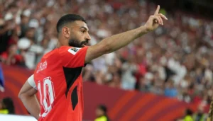 خطوة مفاجئة من بشكتاش تشعل التكهنات بشأن انضمام محمد صلاح