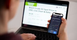 خام برنت يرتفع 5% ويقترب من 100 دولار بعد التصعيد في الشرق الأوسط
