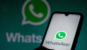 ماذا حدث لتطبيق واتساب؟ حسابات تتعطل وميتا توضح