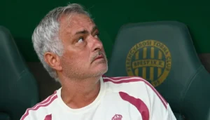 مورينيو وفليك… صدام فلسفتين في سباق الدوري الإسباني