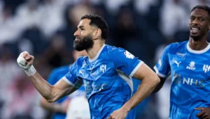 رحيل بنزيما قد يكلف الهلال الملايين… كم يبلغ راتبه؟