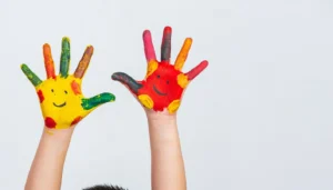 غرباء عن أنفسنا: صورةٌ رسمها الآخرون (صور)