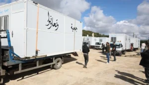 البيوت الجاهزة للعائدين من النازحين ليست جاهزة بعد… والعدد القليل منها لمقار البلديات بلا بنى تحتية