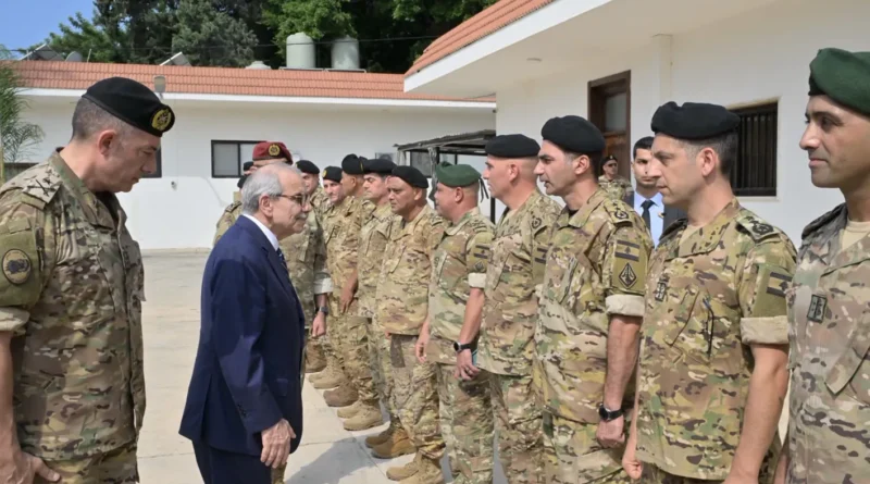 سلام يجول جنوبي الليطاني برفقة منسّى: نريد لجنوب لبنان أن يكون تحت سلطة الدولة الواحدة (صور)