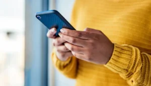 بسبب محتوى مسيء للمرأة الإماراتية.. “الوطنية للإعلام” تتّخذ إجراءات قانونية