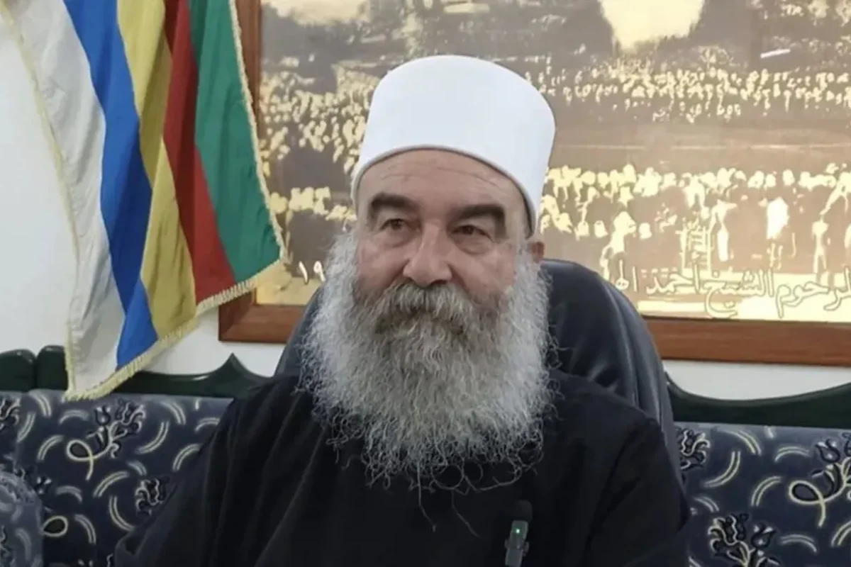 في عبث الهَجَري!