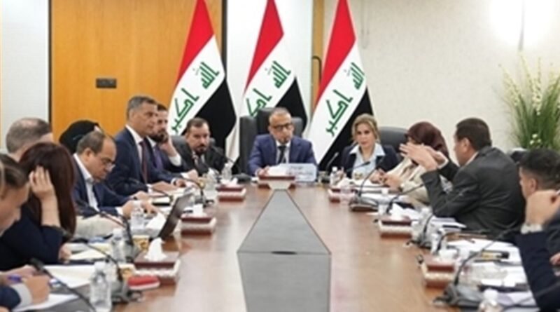 مع تراجع الإيرادات.. العراق يخسر 30 مليار دولار من احتياطيه النقدي لدفع الرواتب