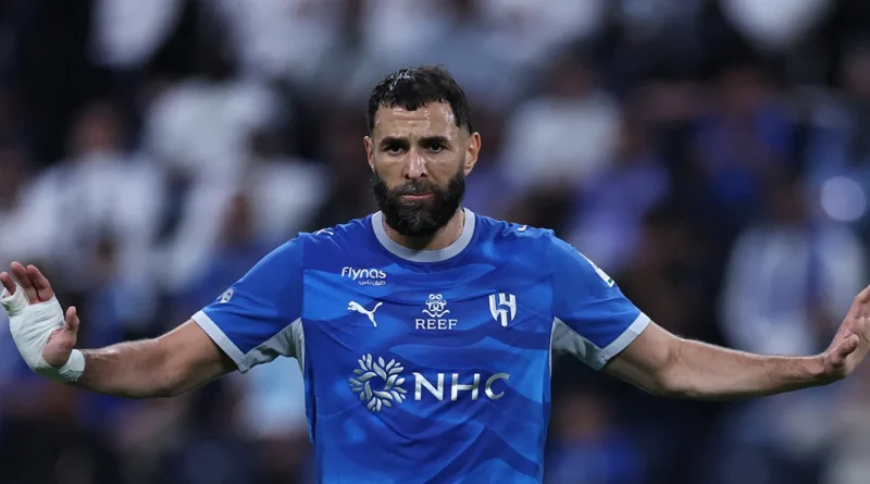 هل قرّر كريم بنزيما اعتزال كرة القدم بعد الأزمة مع الهلال؟