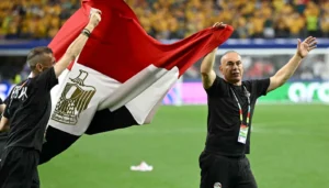 الاتحاد المصري لكرة القدم يجدد عقد حسام حسن