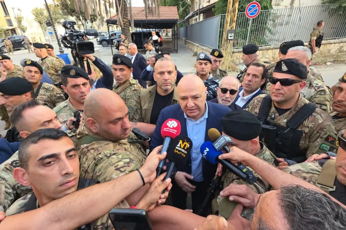 عون في النبطية يُرافقه العماد هيكل: لا مفاوضات جديدة مع إسرائيل حاليّاً (فيديو)
                         , “المنطقة الأمنيّة” تتّسع وتضيق… بعد تفجيرات علي الطّاهر!