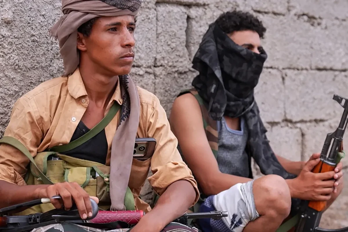 بين هرمز وباب المندب يضيع اليمن
