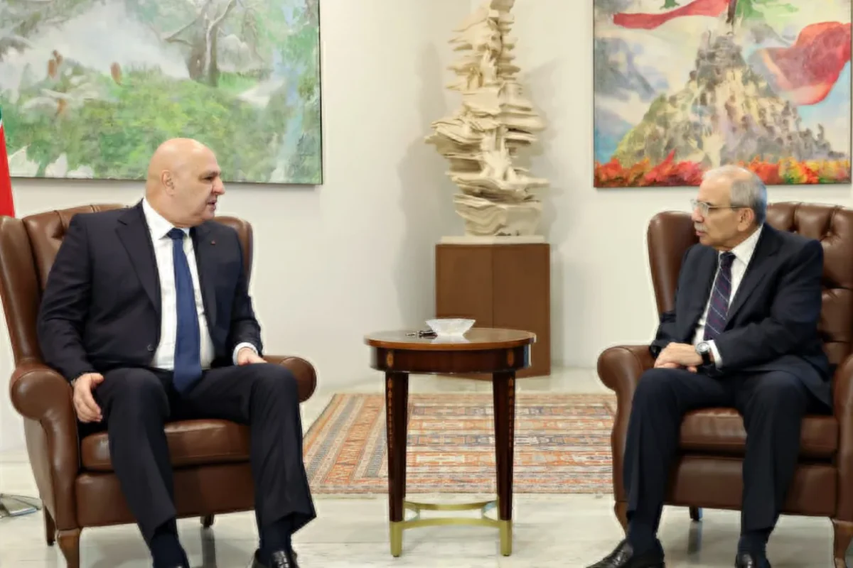 عون استقبل سلام: بحث بنتائج اجتماع باريس ومشاركة لبنان بأعمال الأمم المتحدة
                         , “خيار الدولة” يظلّل مؤتمر باريس التحضيري لدعم الجيش اللبناني… وترتيبات ما بعد ولاية “اليونيفيل” في صلب المسار الدولي , 
                   جلسة “ثقة