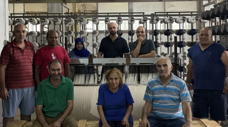 “Qamīs”… معرض يستعيد ذاكرة النسيج من قلب آخر مصنع في لبنان