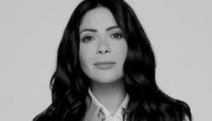 منى زكي تحصد جائزة الإنجاز الإبداعي من مهرجان الجونة السينمائي