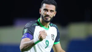 بعد غياب عامين… المخضرم عمر السومة يعود إلى منتخب سوريا
